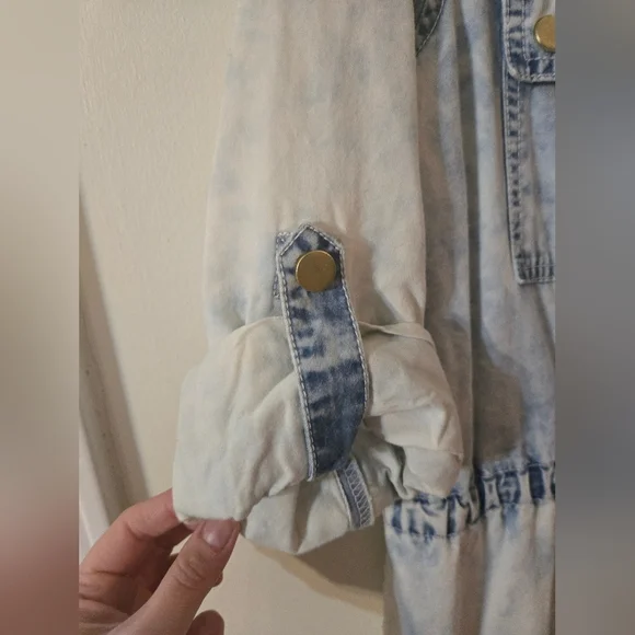 Chico's Acid Wash Lightweight Denim Dress Chico's Size 1/US Size Med/Size 8 - Picture 6 of 13